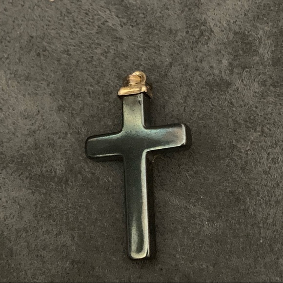 Hematite crucifix pendant - Picture 2 of 4